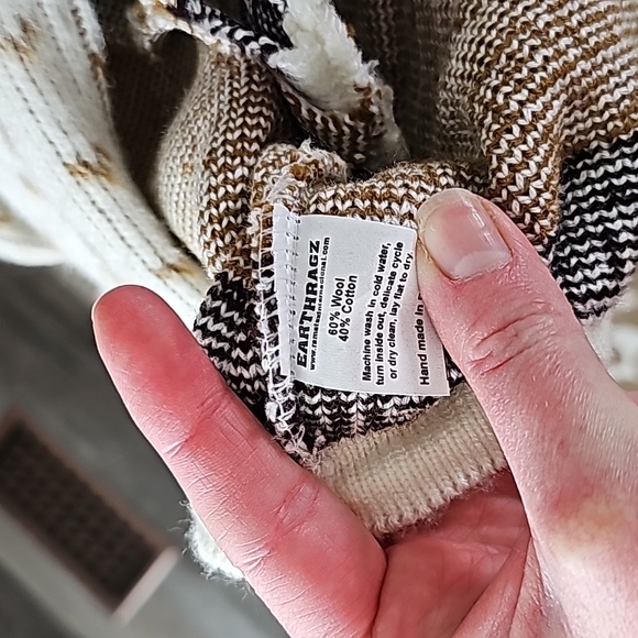 SWEATER - Picture 3 of 4